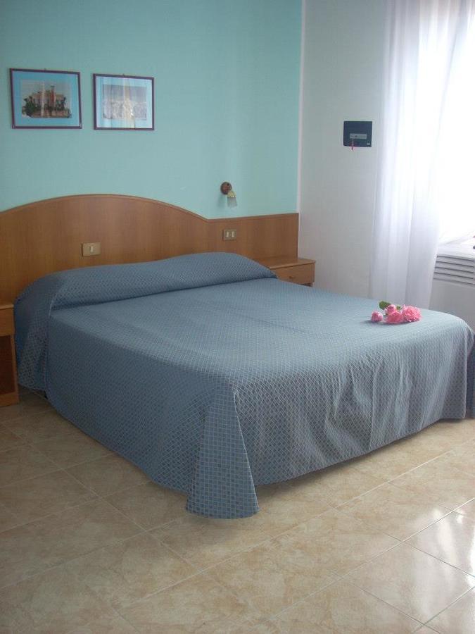 Hotel Fornaro Caorle Exterior photo