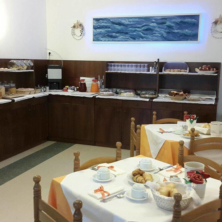 Hotel Fornaro Caorle Exterior photo